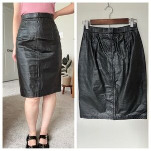 Vintage 80s Wilsons Leather Snakeskin Genuine Leather Pencil Skirt